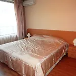 Ξενοδοχείο με διαμερίσματα Sea View Iglika 2*
