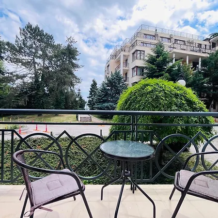 Ξενοδοχείο με διαμερίσματα Sea View Iglika 2*